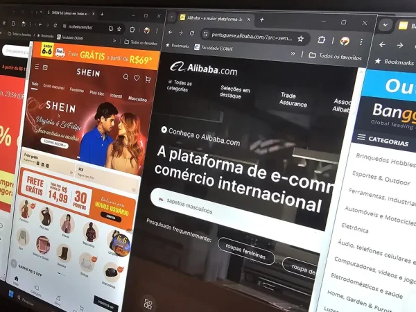 01/06/2024 - Brasília, A chamada “taxa da businha”, cobrança de Imposto de Importação para compras de até US$ 50 (equivalente a cerca de R$ 260), deve ser votada pelo Senado na próxima semana, de acordo com o presidente da Casa, senador Rodrigo Pacheco (PSD-MG). O tributo ganhou esse apelido por impactar principalmente compras de itens de vestuário feminino por meio de varejistas internacionais. Foto: Rafa Neddermeyer/Agência Brasil