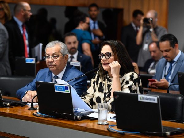 Bancada:
senador Jayme Campos (União-MT); 
senadora Damares Alves (Republicanos-DF), em pronunciamento.