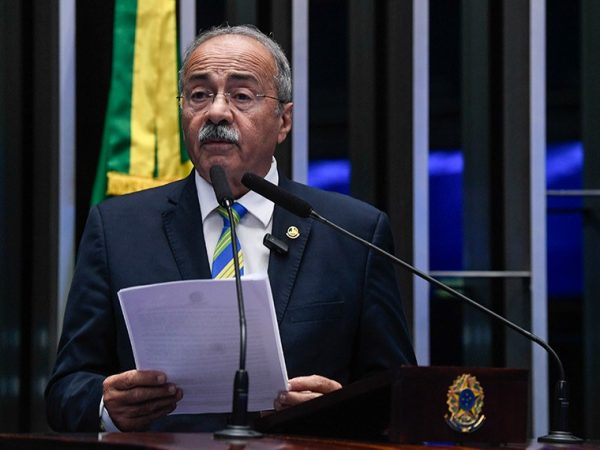 Em discurso, à tribuna, 1° suplente da Mesa do Senado Federal, senador Chico Rodrigues (PSB-RR).