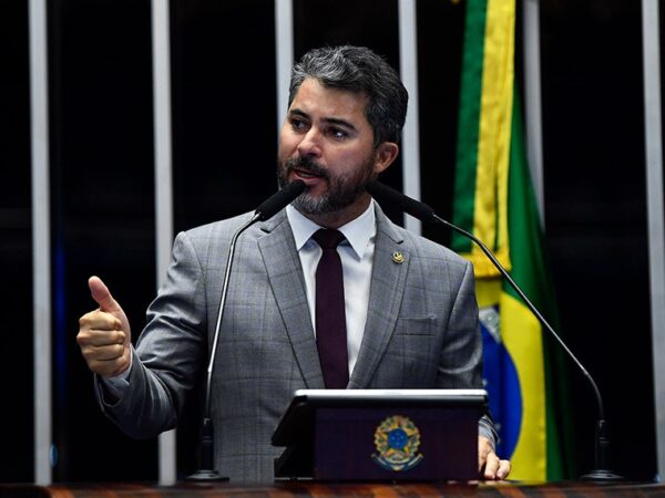 Em discurso, à tribuna, senador Marcos Rogério (PL-RO).