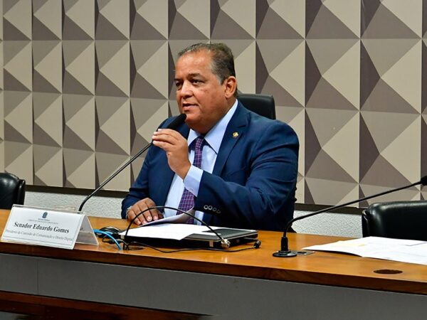 Mesa:
presidente da Comissão de Comunicação e Direito Digital (CCDD), senador Eduardo Gomes (PL-TO).