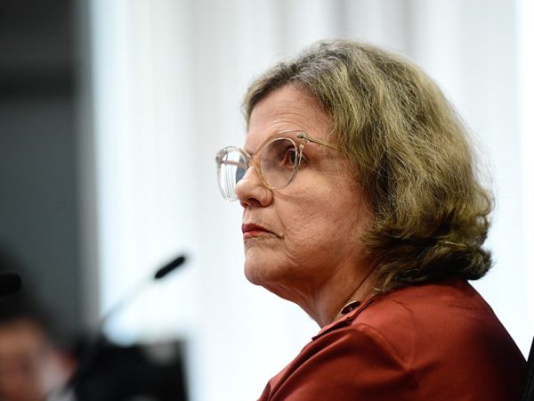 Mesa: 
presidente da CE, senadora Teresa Leitão (PT-PE).