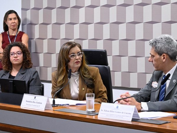 Mesa: 
coordenadora de Politicas Públicas do Pacto Contra a Fome (PCF), Camila Mantovani; 
presidente eventual da CE,  senadora Dra. Eudócia (PSDB-AL);
coordenador-geral de Saúde Bucal da Secretaria de Atenção Primária à Saúde do Ministério da Saúde (SAPS/MS), Edson Hilan Gomes de Lucena