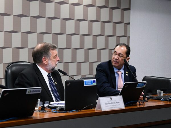Mesa: 
presidente da CE, senador Flávio Arns (PSB-PR); 
senador Jorge Kajuru (PSB-GO).