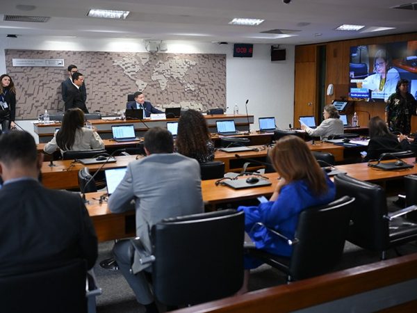 Mesa: 
vice-presidente da CCT,  senador Hamilton Mourão (Republicanos-RS).