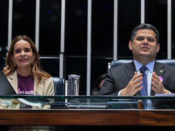 Mesa: 
1ª secretária da Mesa do Senado Federal, senadora Daniella Ribeiro (PP-PB); 
presidente do Senado Federal, senador Davi Alcolumbre (União-AP).