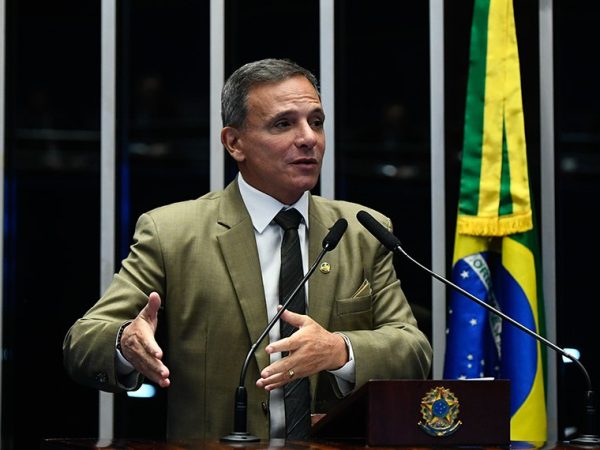 Em discurso, à tribuna, senador Marcio Bittar (União-AC).