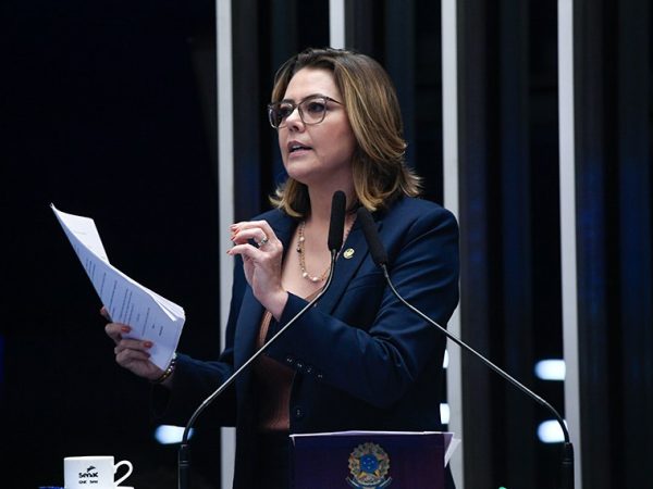 Em discurso, à tribuna, relatora do PL 182/2024, senadora Leila Barros (PDT-DF).