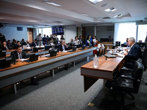 À bancada:
relator do PL 2.425/2020, senador Humberto Costa (PT-PE);
senador Hamilton Mourão (Republicanos-RS).