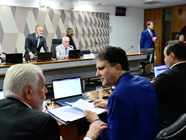 imagem_materia Bancada:
senador Weverton (PDT-MA);
senador Camilo Santana (PT-CE);
senador Jaques Wagner (PT-BA).