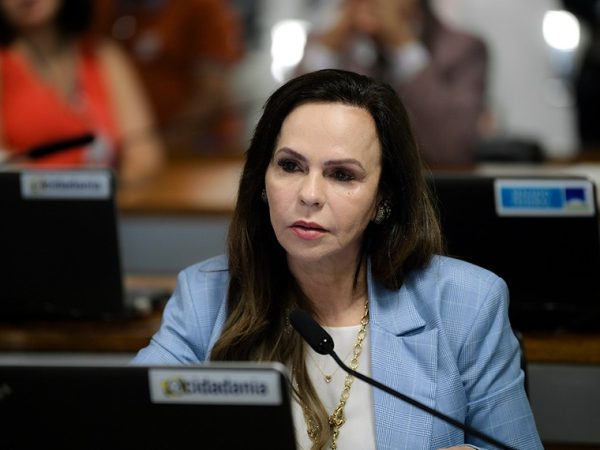 Em pronunciamento, à bancada, autora dos REQ 24 e 25/2024-CE, senadora Professora Dorinha Seabra (União-TO).