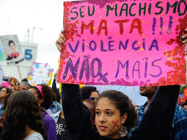 Manifestação contra violência de gênero no RJ: campanhas educativas contribuem no enfrentamento do problema Fernando Frazão/Agência Brasil