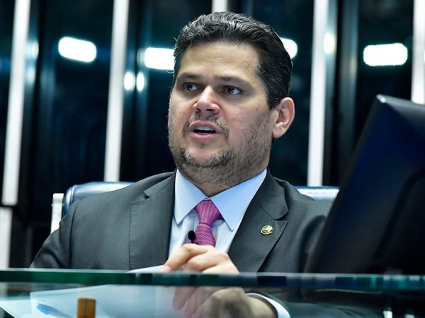 Presidente do Senado Federal, senador Davi Alcolumbre (União-AP) conduz sessão.