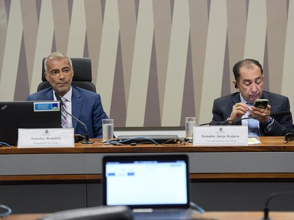 Mesa: 
presidente da CEsp, senador Romário (PL-RJ); 
vice-presidente da CEsp, senador Jorge Kajuru (PSB-GO).