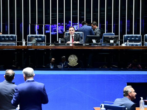 Mesa:  
presidente do Senado Federal, senador Rodrigo Pacheco (PSD-MG), conduz sessão.