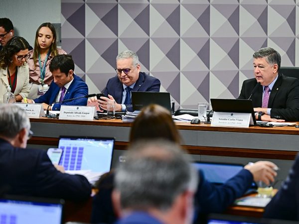 Mesa: 
vice-presidente da CPMI - INSS, deputado Duarte Jr. (PSB-MA); 
relator da CPMI - INSS, deputado Alfredo Gaspar (União-AL); 
presidente da CPMI - INSS, senador Carlos Viana (Podemos-MG).