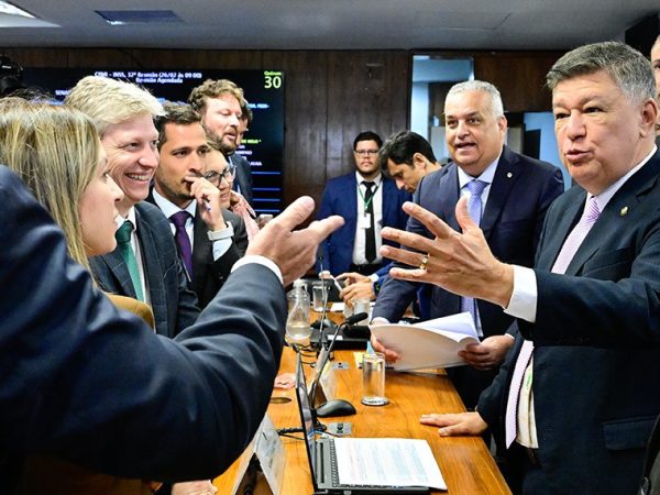 Mesa: 
relator da CPMI - INSS, deputado Alfredo Gaspar (União-AL); 
presidente da CPMI - INSS, senador Carlos Viana (Podemos-MG);
deputado Marcel van Hattem (Novo-RS);
deputada Bia Kicis (PL-DF).