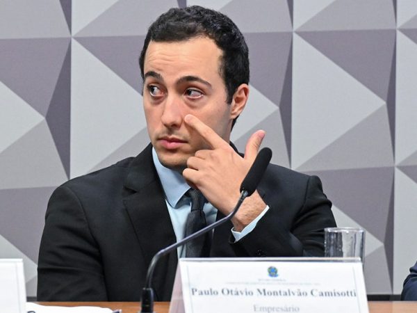 Mesa: 
empresário Paulo Otávio Montalvão Camisotti.