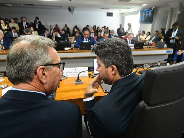 Mesa: 
presidente da CI, senador Marcos Rogério (PL-RO);
senador Lucas Barreto (PSD-AP).