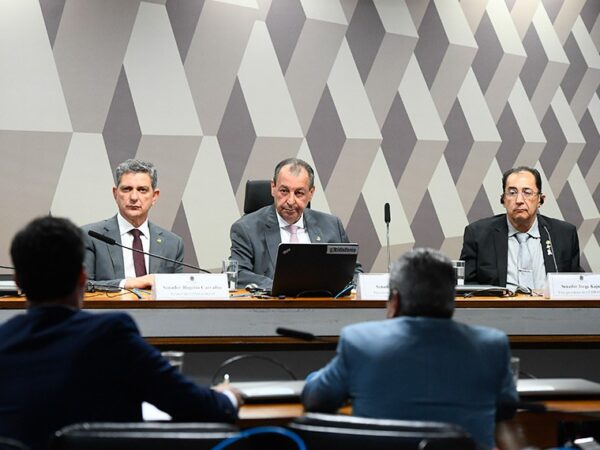 Mesa:
relator da CPIBRASKEM,  senador Rogério Carvalho (PT-SE); 
presidente da CPIBRASKEM, senador Omar Aziz (PSD-AM), conduz reunião;
vice-presidente da CPIBRASKEM, senador Jorge Kajuru (PSB-GO).