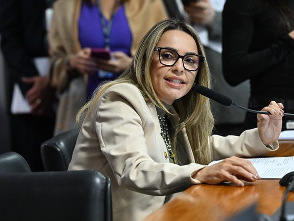 A senadora Roberta Acioly relatou o projeto Geraldo Magela/Agência Senado