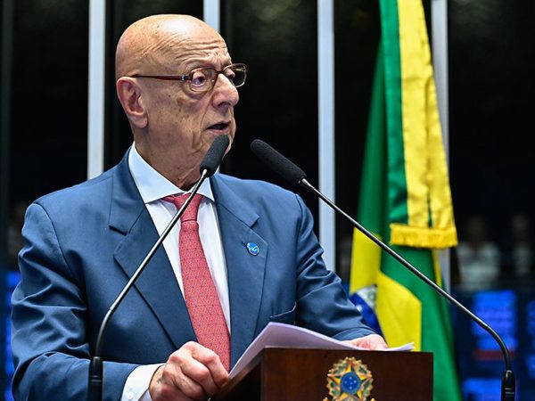 Em discurso, à tribuna, senador Esperidião Amin (PP-SC).