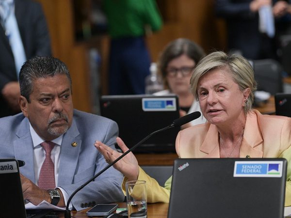 Bancada: 
senador Dr. Hiran (PP-RR); 
senadora Margareth Buzetti (PSD-MT) - em pronunciamento.