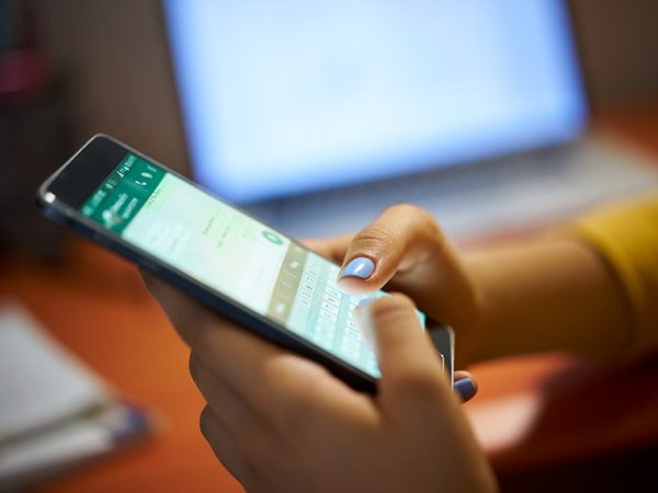 Com demanda crescente, lítio está na bateria de celulares e carros elétricos, ligas metálicas e medicamentos Stockphotos
