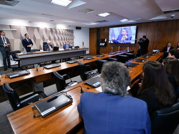 Mesa:
vice-presidente da CTIADMTR, senador Oriovisto Guimarães (Podemos-PR);
relator da CTIADMTR, senador Efraim Filho (União-PB).