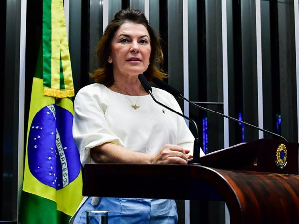 Em discurso, à tribuna, senadora Rosana Martinelli (PL-MT).