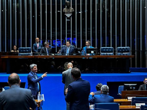 Mesa: 
senador Fernando Farias (MDB-AL);
presidente do Senado Federal, senador Davi Alcolumbre (União-AP); 
secretário-geral da Mesa do Senado Federal, Danilo Augusto Barboza de Aguiar.