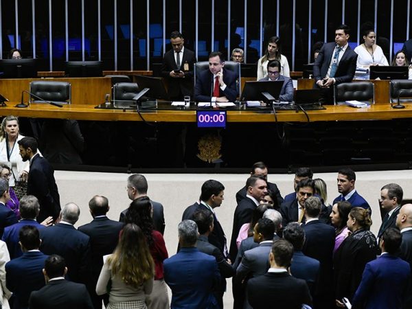 Mesa: 
presidente do Senado Federal, senador Rodrigo Pacheco (PSD-MG), conduz votação;
secretário-geral da Mesa do Senado Federal, Gustavo A. Sabóia Vieira.