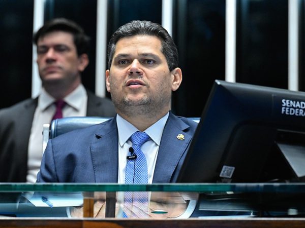 Presidente do Senado Federal, senador Davi Alcolumbre (União-AP) conduz sessão.