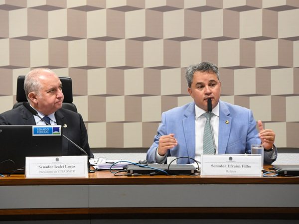 Mesa: 
presidente da CTIADMTR, senador Izalci Lucas (PSDB-DF); 
relator da CTIADMTR, senador Efraim Filho (União-PB) - em pronunciamento.