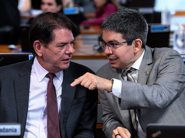Bancada:
vice-presidente da CCJ, senador Cid Gomes (PDT-CE);
senador Randolfe Rodrigues (REDE-AP).