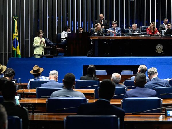Mesa:  
presidente da Rede Sarah de Hospitais de Reabilitação, Lúcia Willadino Braga; 
procurador-geral de Justiça do Ministério Público do Distrito Federal e Territórios (MPDFT), Georges Carlos Fredderico Moreira Seigneur;
requerente desta sessão, senador Izalci Lucas (PL-DF);  
presidente e requerente desta sessão, senadora Leila Barros (PDT-DF);
secretário desta sessão.