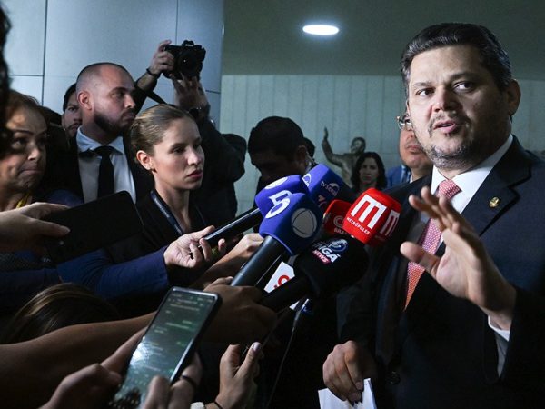 O presidente do Senado, Davi Alcolumbre, durante entrevista coletiva nesta quinta-feira Geraldo Magela/Agência Senado