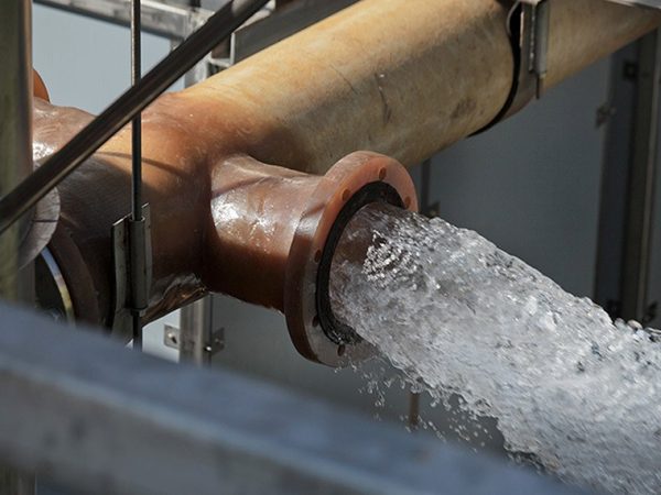 As famílias beneficiadas terão desconto de 50% sobre o valor cobrado pela menor faixa de consumo (aplicável aos primeiros 15 metros cúbicos utilizados; o que exceder isso será tarifado normalmente) Rogério Reis/Aquapollo