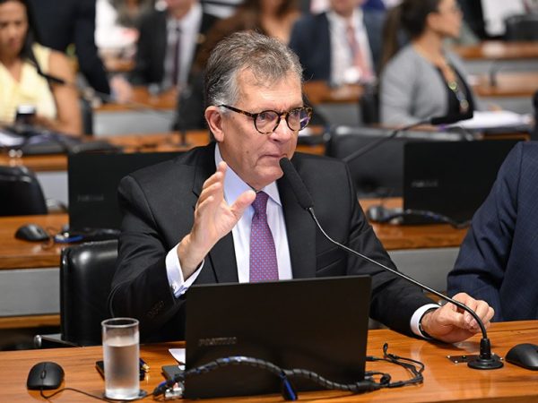 Em pronunciamento, à bancada, senador Laércio Oliveira (PP-SE).