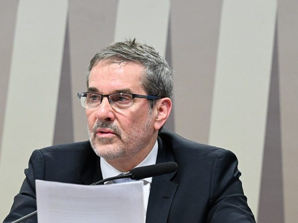 Mesa: 
indicado para exercer o cargo de delegado permanente do Brasil junto à Organização das Nações Unidas e demais Organismos Internacionais, em Genebra, Confederação Suíça, Ricardo de Souza Monteiro (MSF 25/2026).