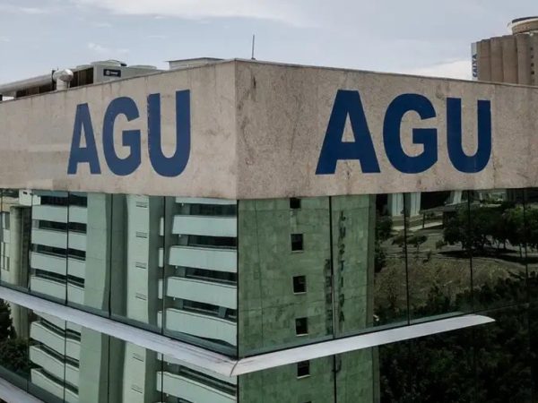 Manifestação apoia pedido da Advocacia-Geral da União para que o Supremo suspenda decisão por 60 dias Rafa Naddemeyer/Agência Brasil