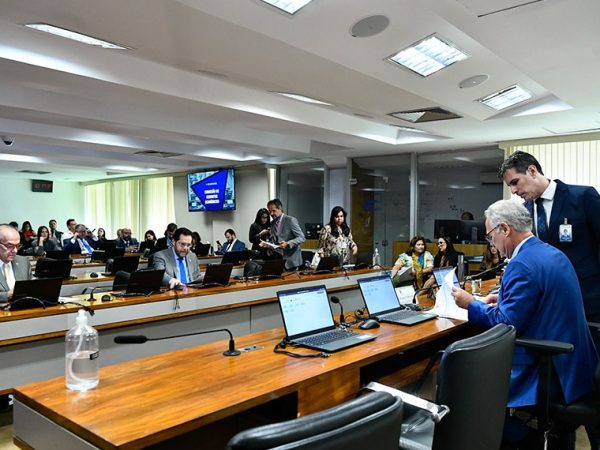 Bancada:
senador Fernando Dueire (MDB-PE); senador Plínio Valério (PSDB-AM).