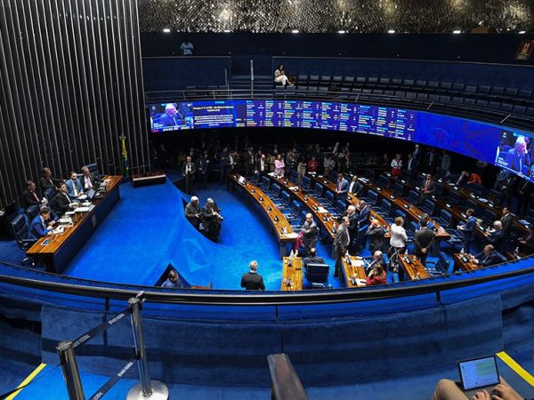 Mesa: 
senador Camilo Santana (PT-CE); 
senador Lucas Barreto (PSD-AP); 
presidente do Senado Federal, senador Davi Alcolumbre (União-AP); 
senador Nelsinho Trad (PSD-MS); 
senador Vanderlan Cardoso (PSD-GO); 
secretário-geral da Mesa do Senado Federal, Danilo Augusto Barboza de Aguiar; 
4º secretário da Mesa do Senado Federal, senador Laércio Oliveira (PP-SE).