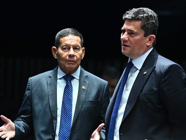 Participam:
senador Hamilton Mourão (Republicanos-RS); senador Sergio Moro (União-PR).