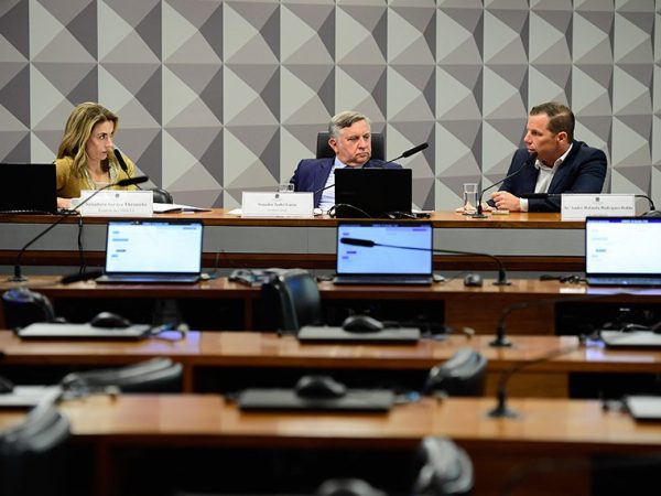 Mesa: 
relatora da CPIBETS, senadora Soraya Thronicke (Podemos-MS);
presidente eventual da CPIBETS, senador Izalci Lucas (PL-DF);
empresário e ex-apostador André Holanda Rodrigues Rolim.