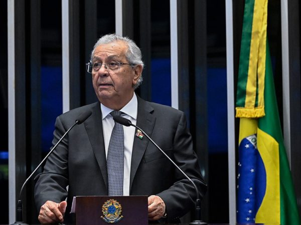 Em discurso, à tribuna, senador Jayme Campos (União-MT).