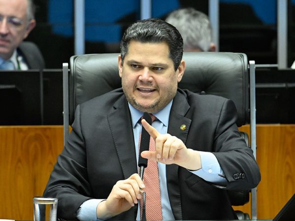 imagem_materia Mesa:
presidente do Senado Federal, senador Davi Alcolumbre (União-AP).