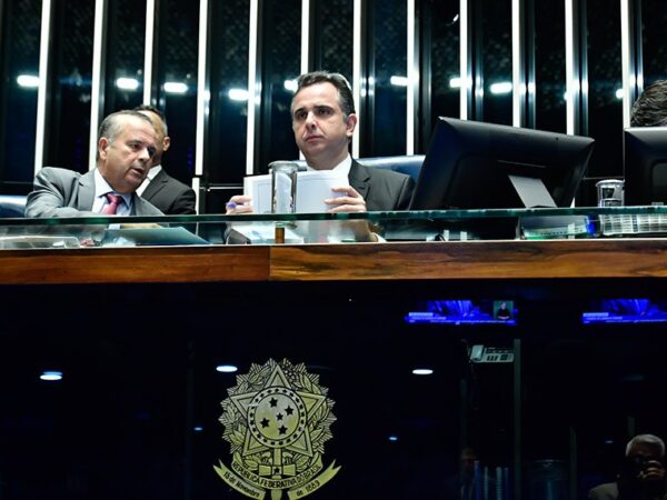 Mesa:  
senador Rogerio Marinho (PL-RN);
presidente do Senado Federal, senador Rodrigo Pacheco (PSD-MG).