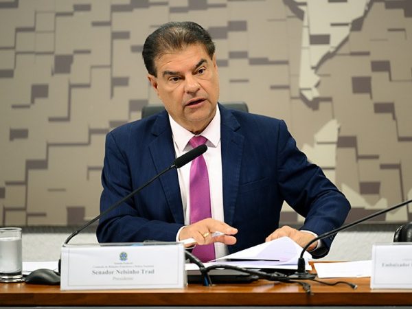 Presidente da CRE, senador Nelsinho Trad (PSD-MS) conduz sabatina.