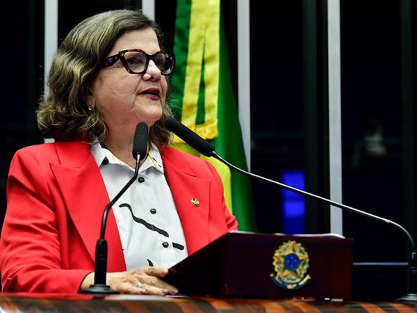 Em discurso, à tribuna, senadora Teresa Leitão (PT-PE).